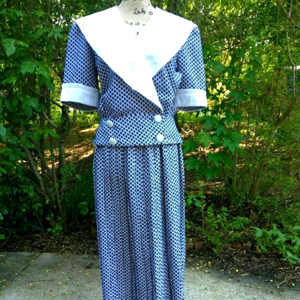 Vintage 80s fabulousness! 2 piece skirt set.